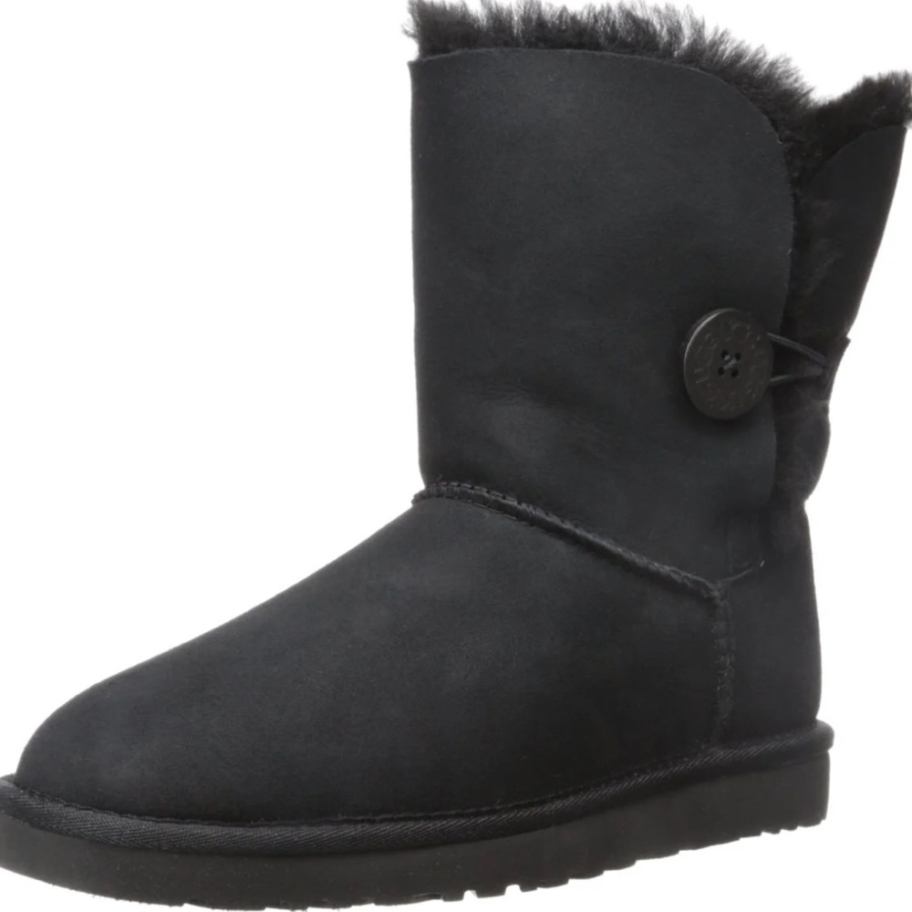 UGG Australia Women’s BaileyButton Leather Sheepskin Boots in Black S/N 5803 sz6